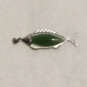 Very lovely sterling silver & jade fish pendant